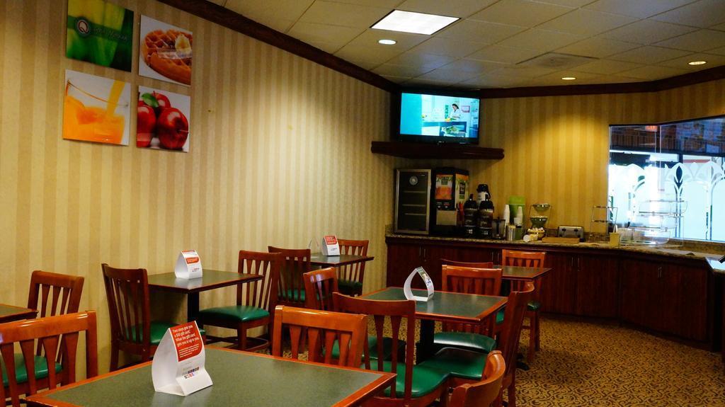 Quality Inn & Suites Kansas City - Independence I-70 East Dış mekan fotoğraf