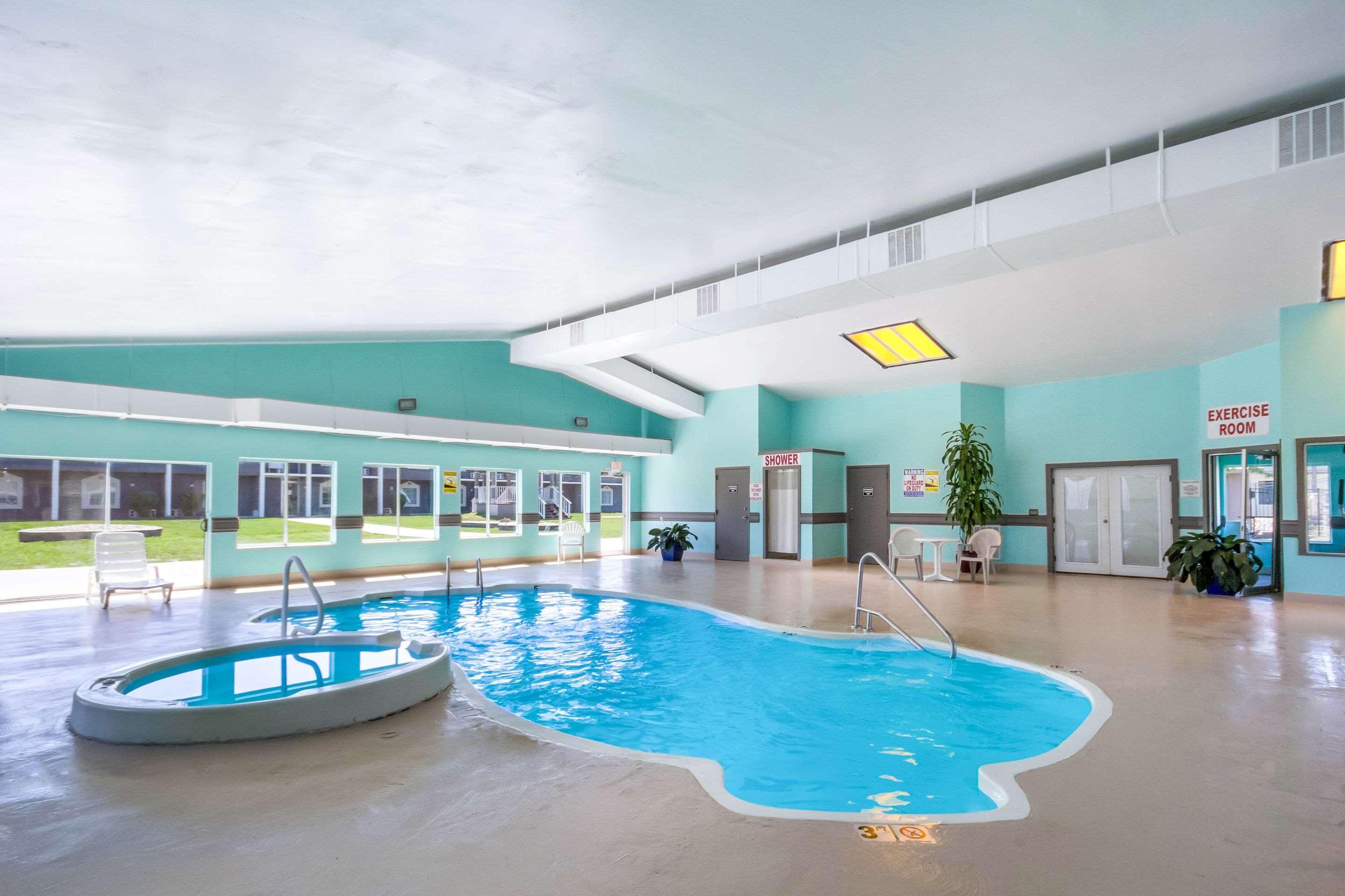Quality Inn & Suites Kansas City - Independence I-70 East Dış mekan fotoğraf