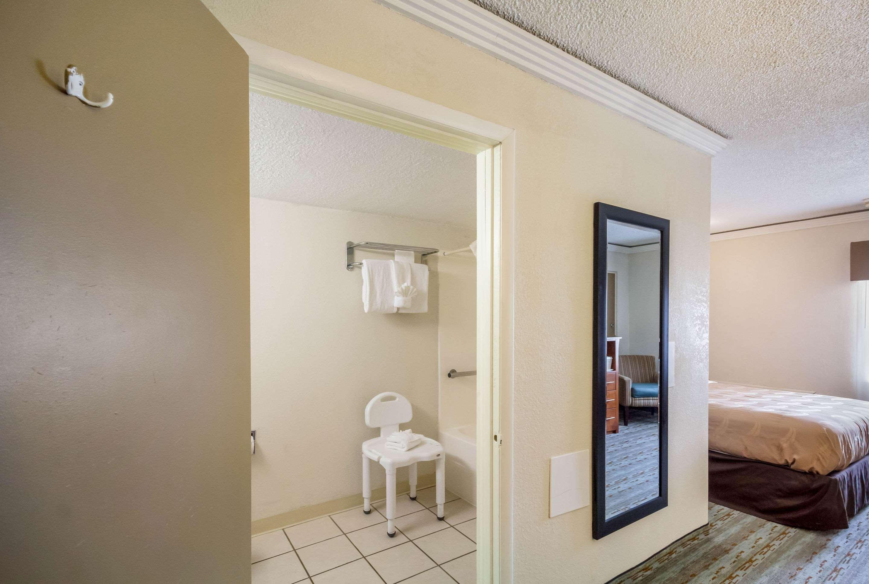 Quality Inn & Suites Kansas City - Independence I-70 East Dış mekan fotoğraf