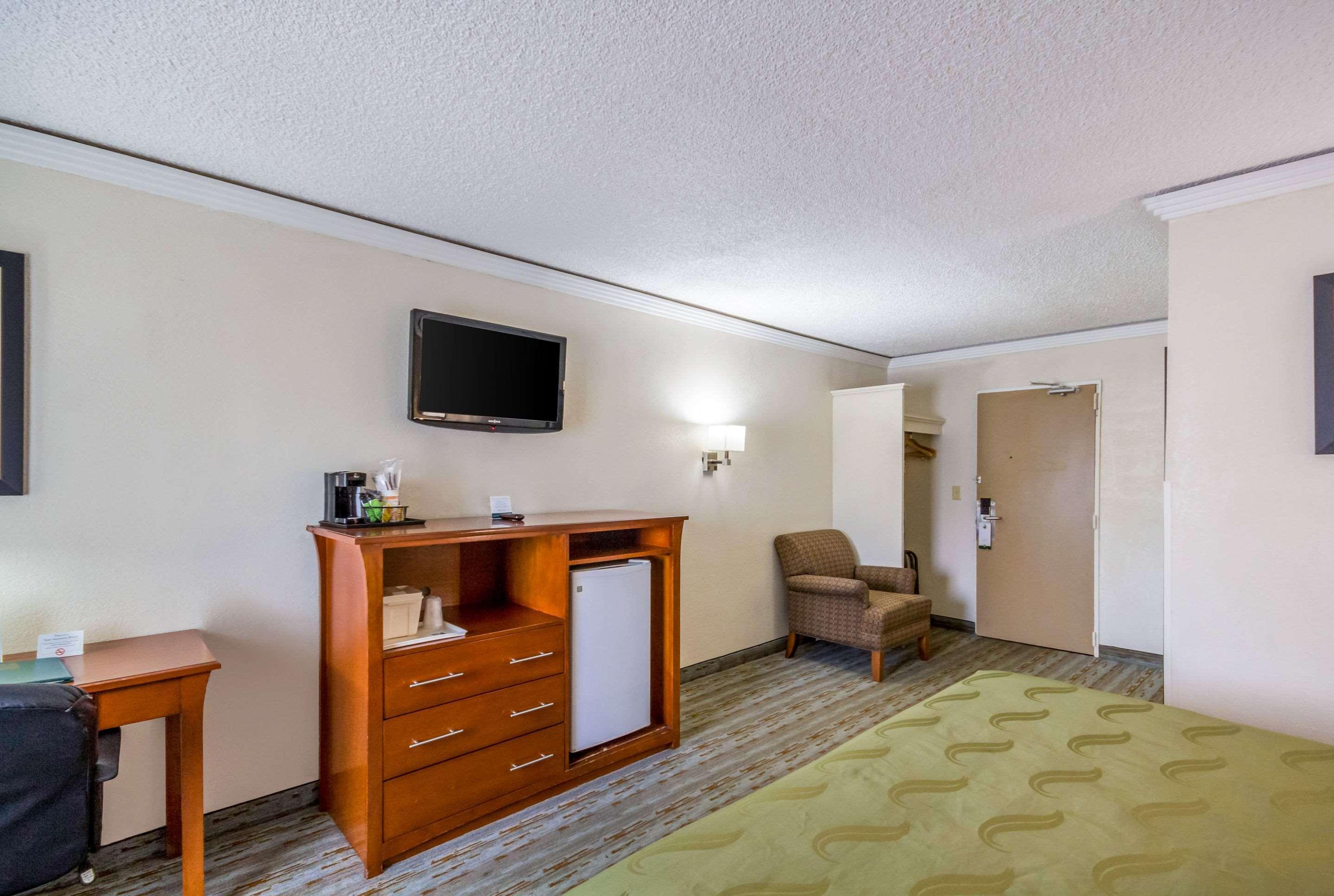 Quality Inn & Suites Kansas City - Independence I-70 East Dış mekan fotoğraf
