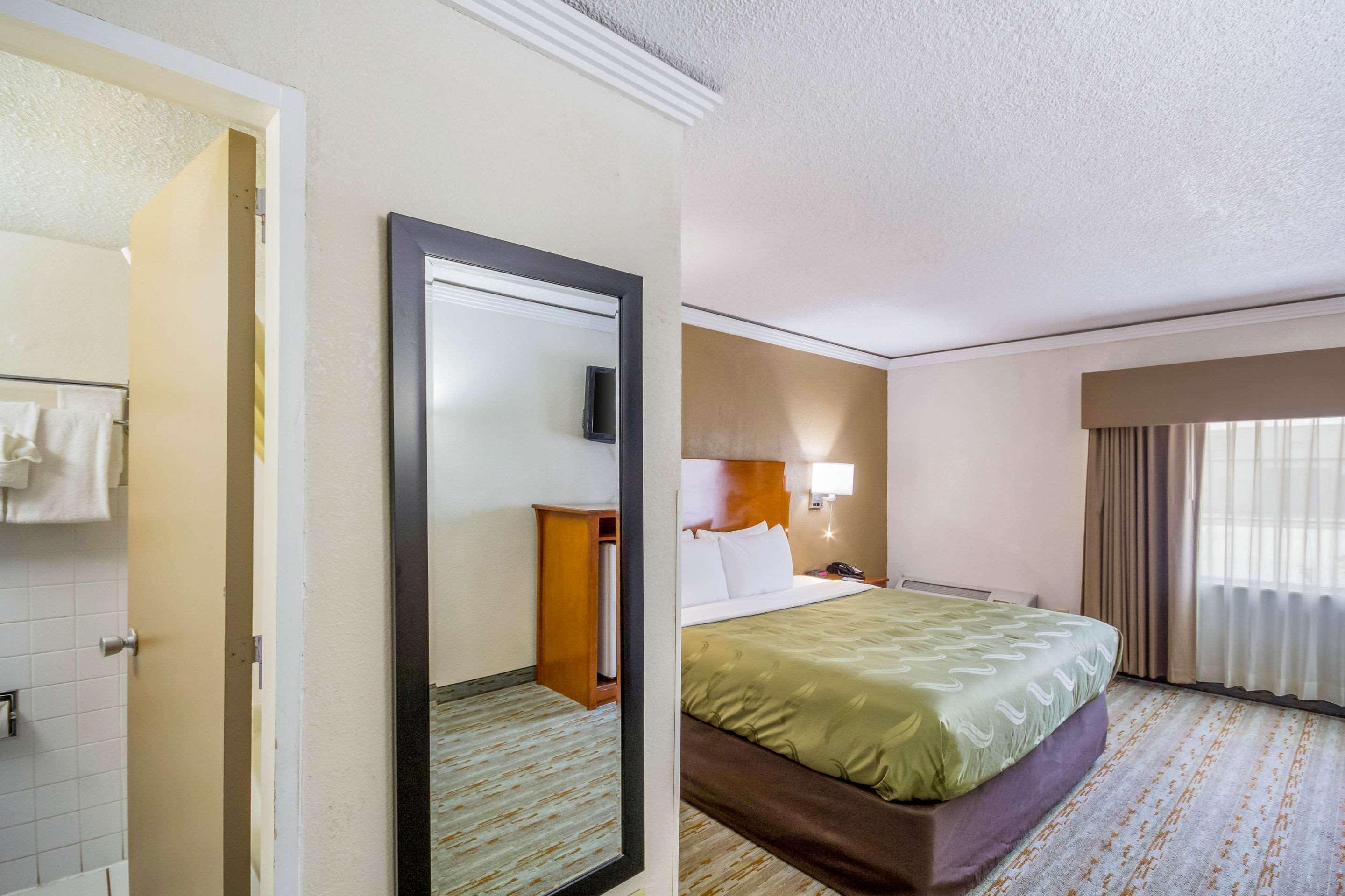 Quality Inn & Suites Kansas City - Independence I-70 East Dış mekan fotoğraf