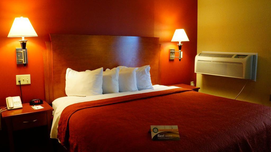 Quality Inn & Suites Kansas City - Independence I-70 East Dış mekan fotoğraf