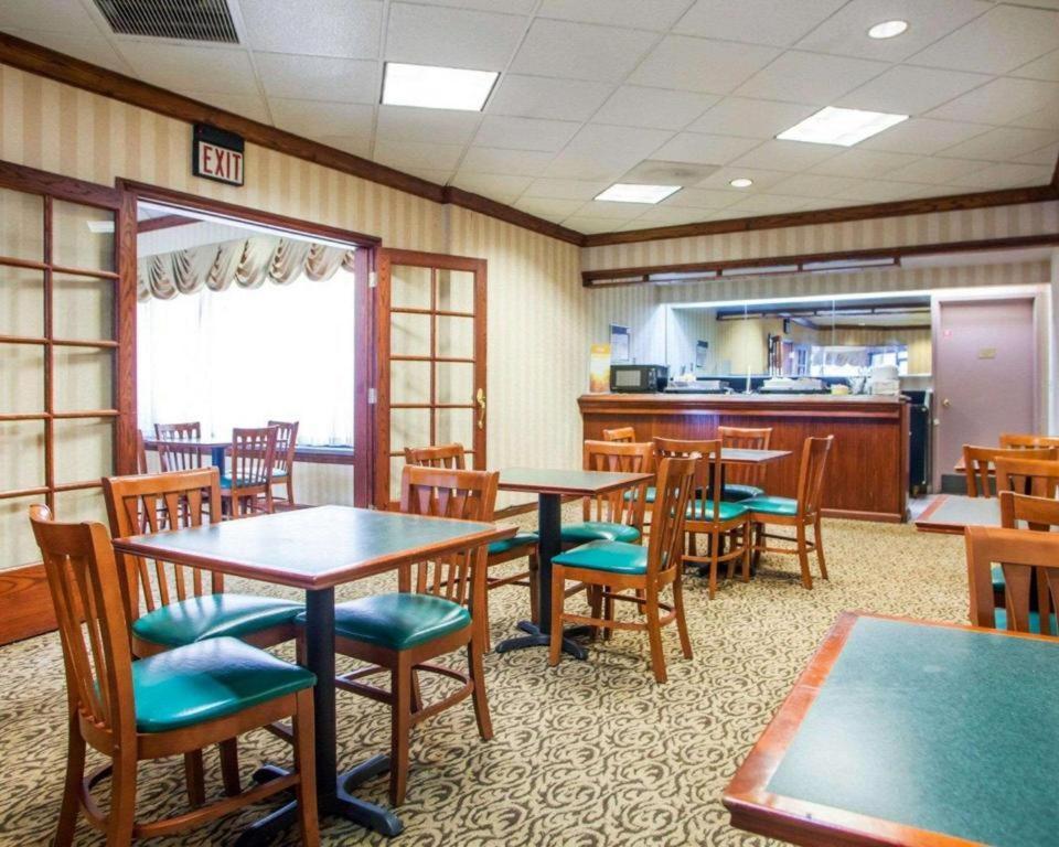 Quality Inn & Suites Kansas City - Independence I-70 East Dış mekan fotoğraf