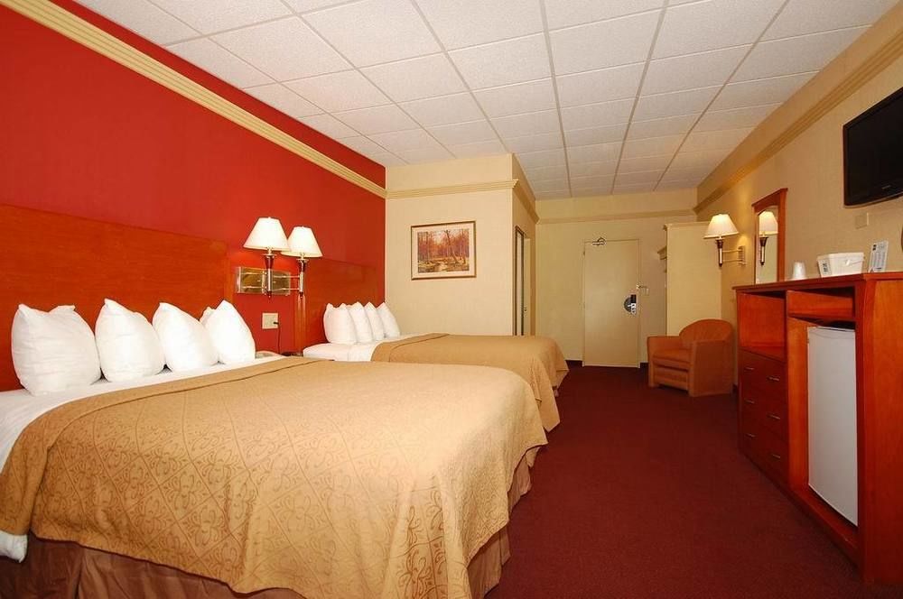 Quality Inn & Suites Kansas City - Independence I-70 East Dış mekan fotoğraf