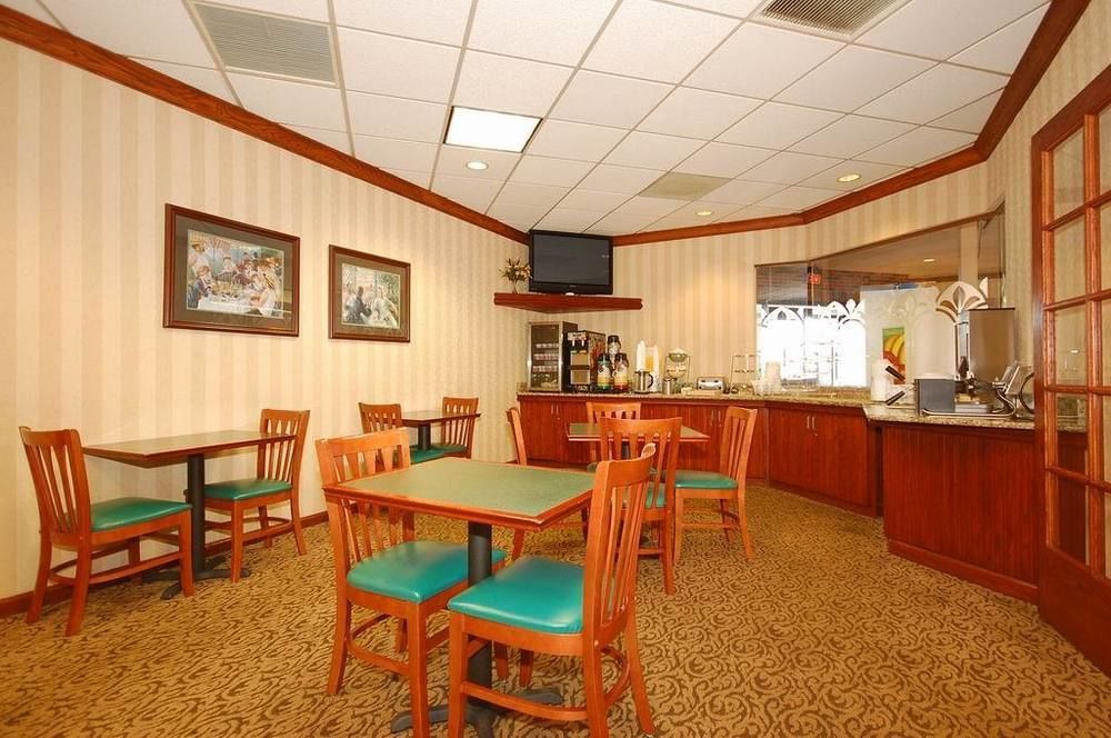 Quality Inn & Suites Kansas City - Independence I-70 East Dış mekan fotoğraf