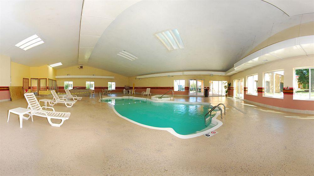Quality Inn & Suites Kansas City - Independence I-70 East Dış mekan fotoğraf